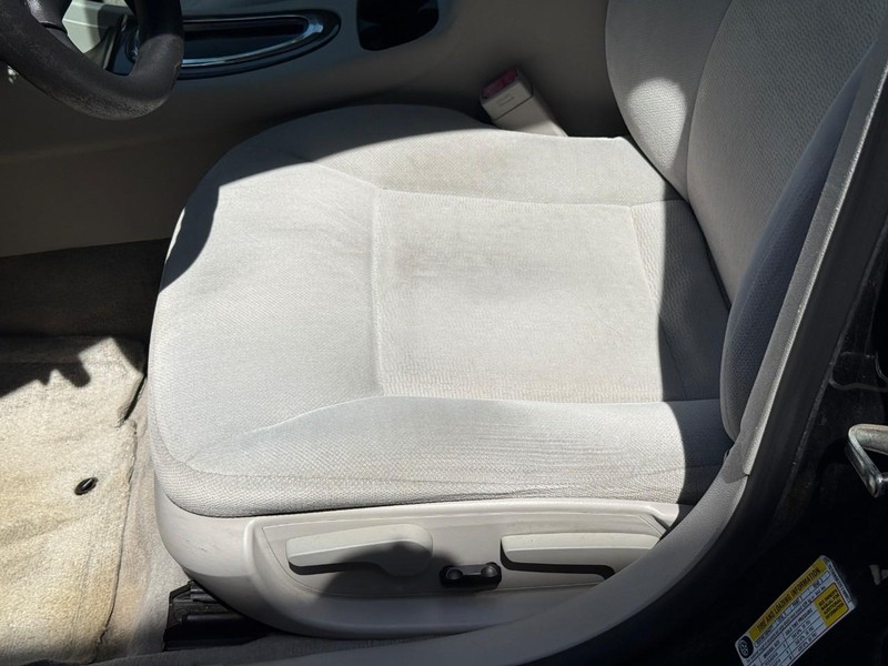 Chevrolet Impala Limited Vehicle Full-screen Gallery Image 15