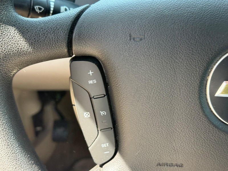 Chevrolet Impala Limited Vehicle Full-screen Gallery Image 16