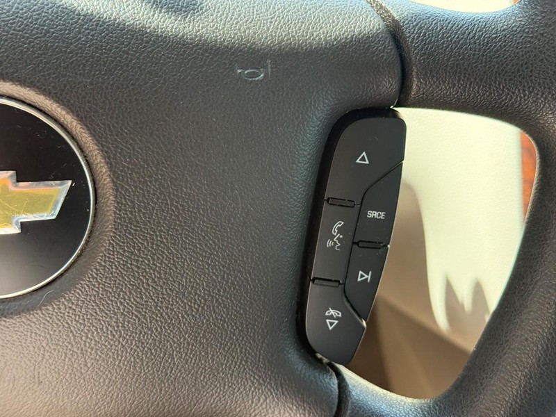Chevrolet Impala Limited Vehicle Full-screen Gallery Image 17