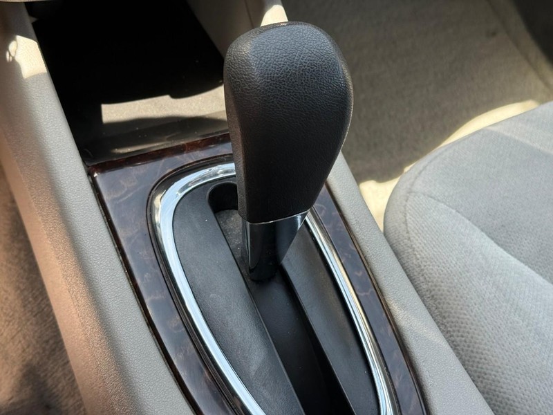 Chevrolet Impala Limited Vehicle Full-screen Gallery Image 18