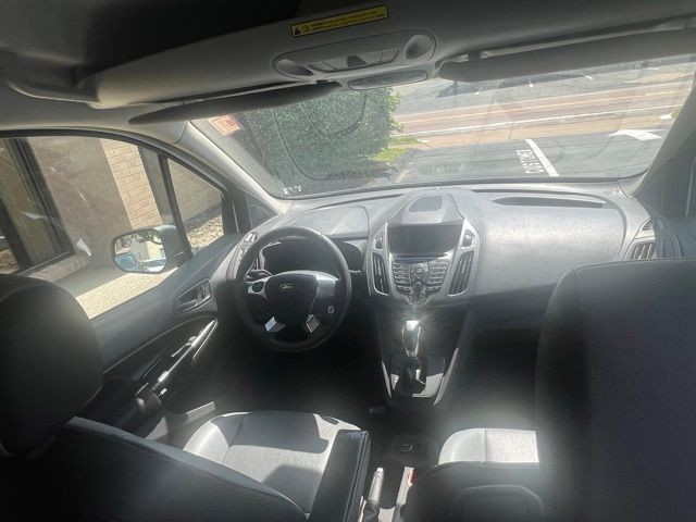 Ford Transit Connect Van Vehicle Full-screen Gallery Image 7