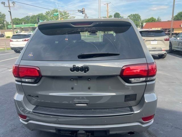 Jeep Grand Cherokee Vehicle Full-screen Gallery Image 06