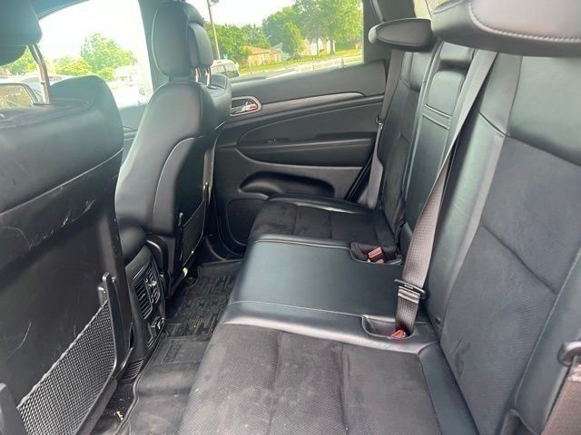 Jeep Grand Cherokee Vehicle Full-screen Gallery Image 10