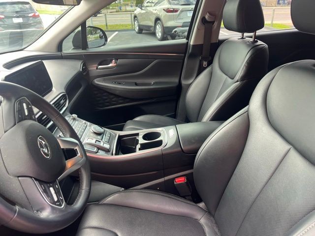 Hyundai Santa Fe Vehicle Full-screen Gallery Image 7