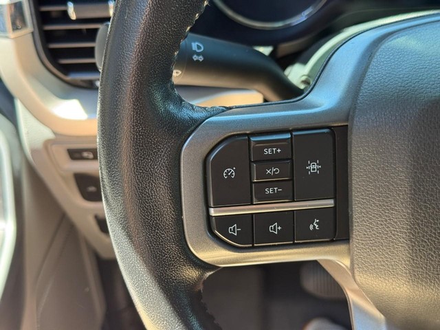 Ford F-150 Vehicle Full-screen Gallery Image 18