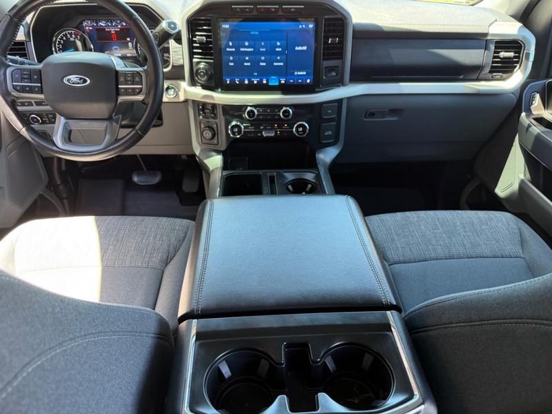 Ford F-150 Vehicle Full-screen Gallery Image 11