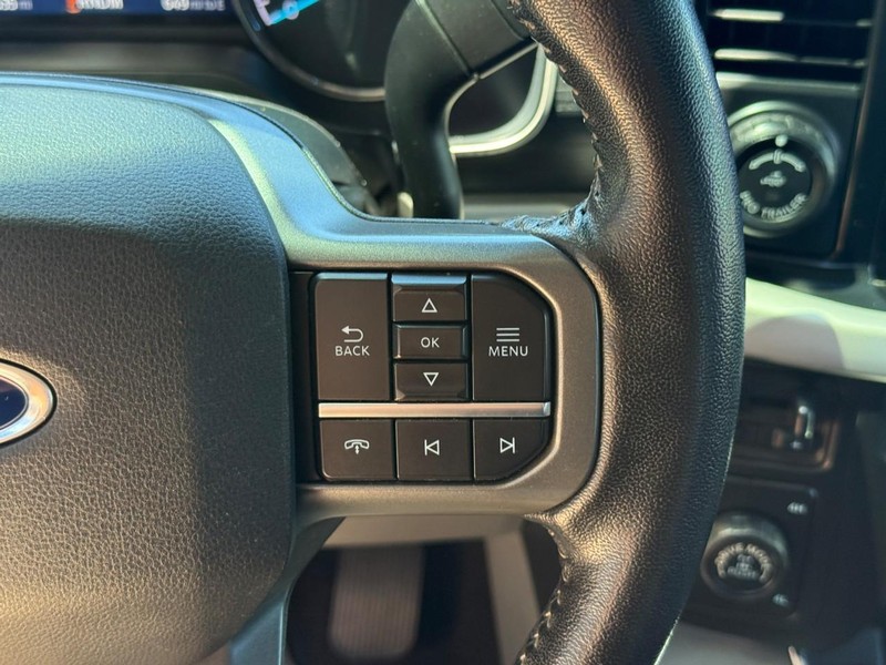 Ford F-150 Vehicle Full-screen Gallery Image 19