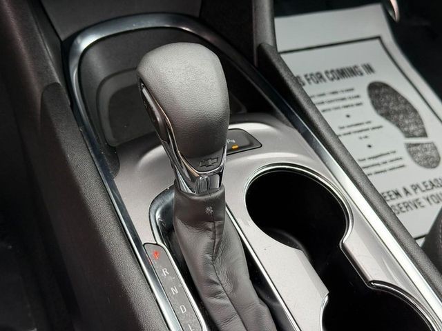 Chevrolet Malibu Vehicle Full-screen Gallery Image 21