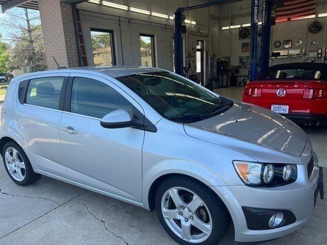 Chevrolet Sonic Vehicle Full-screen Gallery Image 03