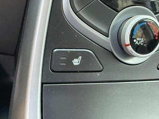 Hyundai Elantra Vehicle Full-screen Gallery Image 22