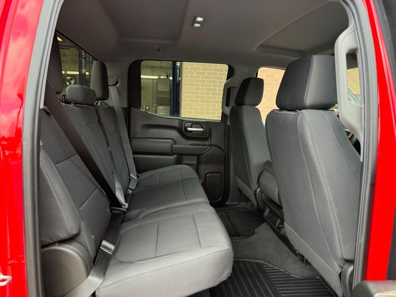 Chevrolet Silverado 1500 Vehicle Full-screen Gallery Image 10