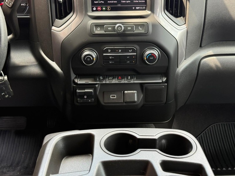 Chevrolet Silverado 1500 Vehicle Full-screen Gallery Image 14