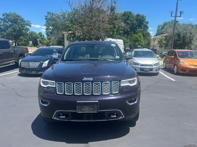 Jeep Grand Cherokee Vehicle Full-screen Gallery Image 2