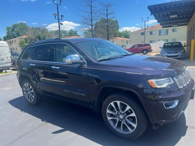 Jeep Grand Cherokee Vehicle Full-screen Gallery Image 3