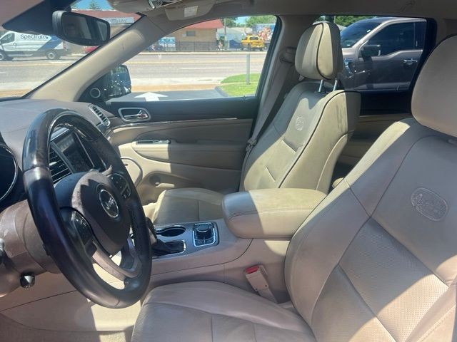 Jeep Grand Cherokee Vehicle Full-screen Gallery Image 5