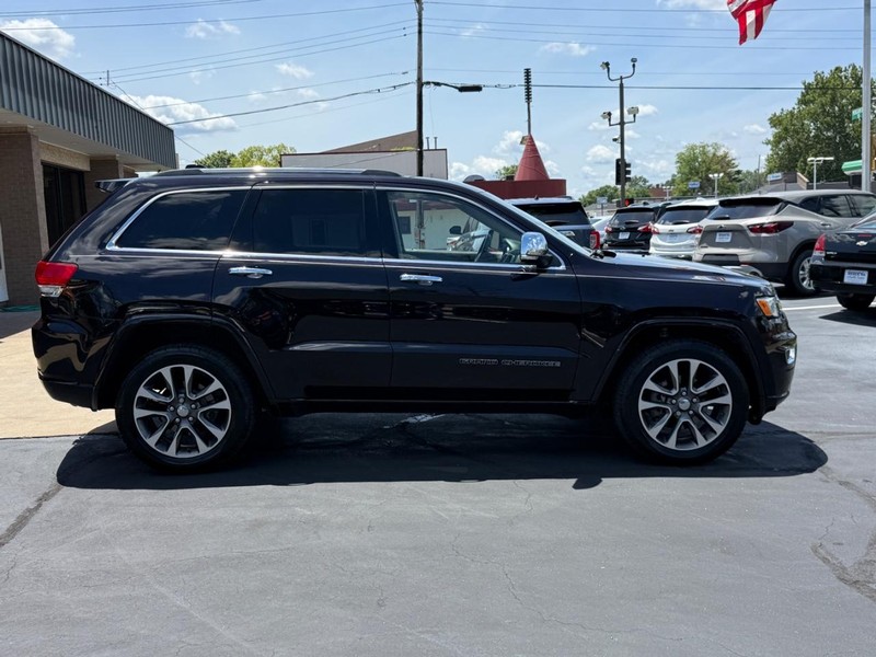 Jeep Grand Cherokee Vehicle Full-screen Gallery Image 2