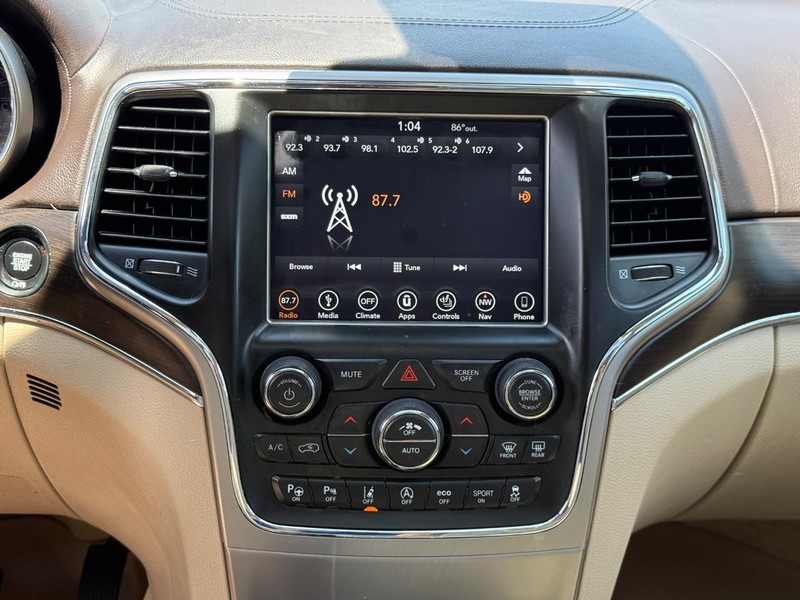 Jeep Grand Cherokee Vehicle Full-screen Gallery Image 14