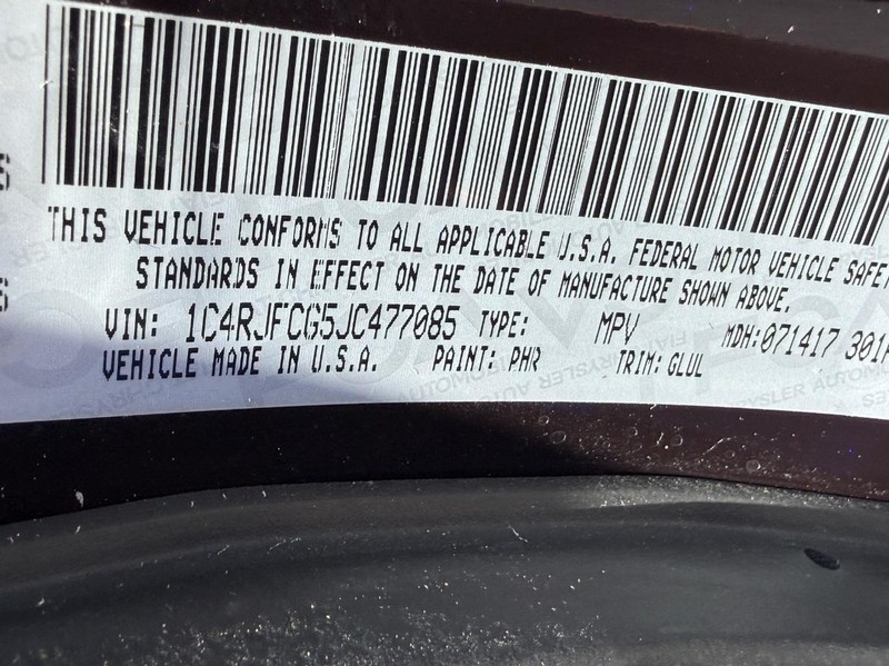 Jeep Grand Cherokee Vehicle Full-screen Gallery Image 25