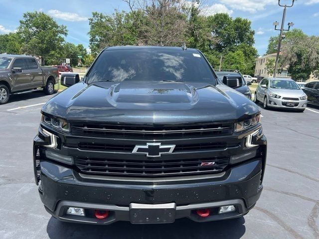 Chevrolet Silverado 1500 LTD Vehicle Full-screen Gallery Image 02