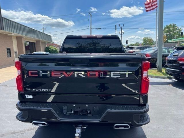 Chevrolet Silverado 1500 LTD Vehicle Full-screen Gallery Image 05