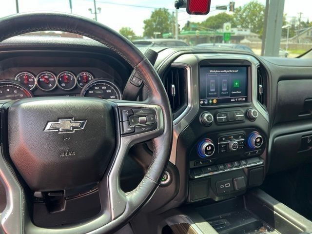 Chevrolet Silverado 1500 LTD Vehicle Full-screen Gallery Image 09