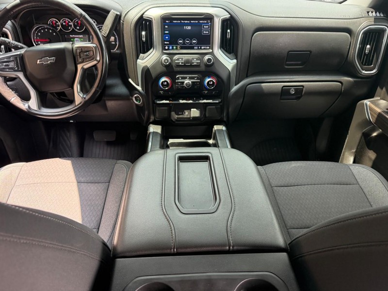 Chevrolet Silverado 1500 LTD Vehicle Full-screen Gallery Image 11