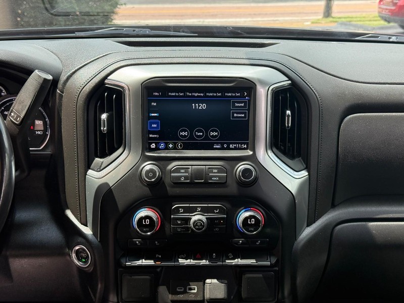Chevrolet Silverado 1500 LTD Vehicle Full-screen Gallery Image 13