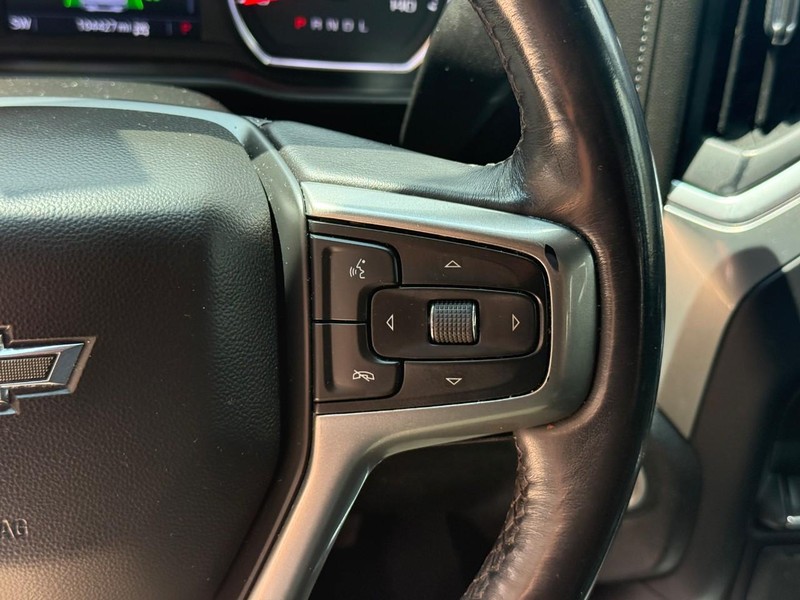 Chevrolet Silverado 1500 LTD Vehicle Full-screen Gallery Image 19