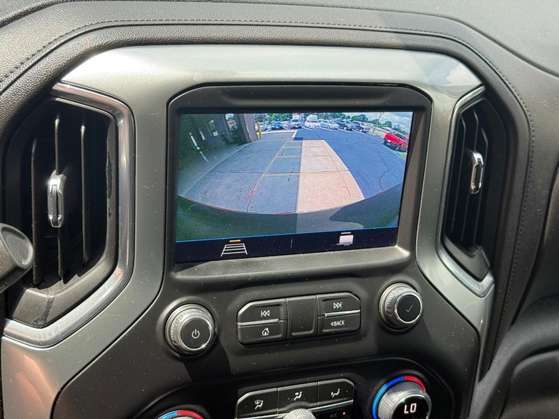 Chevrolet Silverado 1500 LTD Vehicle Full-screen Gallery Image 22