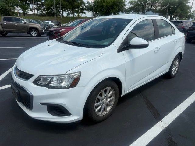Chevrolet Sonic Vehicle Full-screen Gallery Image 3