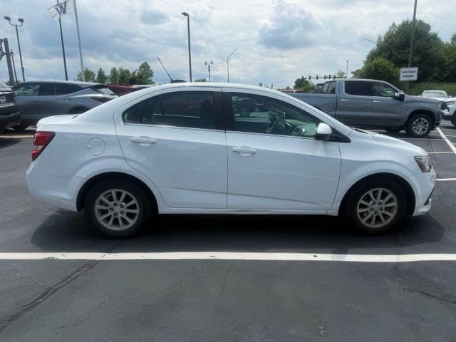Chevrolet Sonic Vehicle Full-screen Gallery Image 7