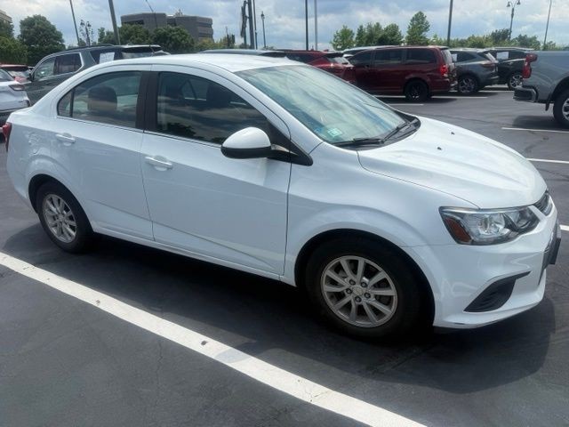 Chevrolet Sonic Vehicle Full-screen Gallery Image 8