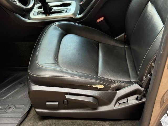 Chevrolet Colorado Vehicle Full-screen Gallery Image 16