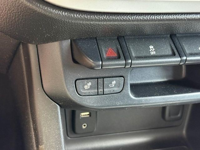 Chevrolet Colorado Vehicle Full-screen Gallery Image 22