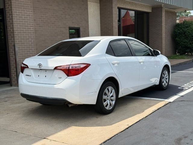 Toyota Corolla Vehicle Full-screen Gallery Image 3