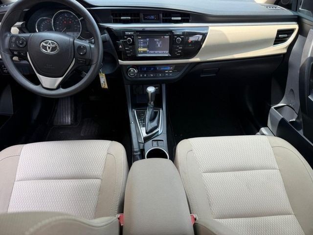 Toyota Corolla Vehicle Full-screen Gallery Image 10