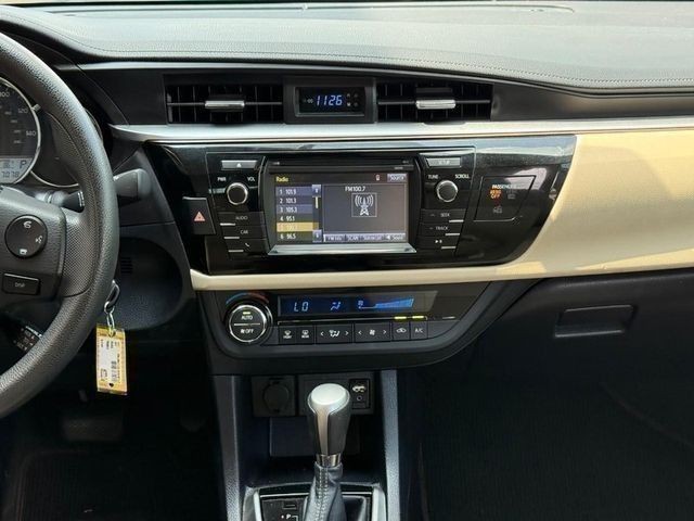 Toyota Corolla Vehicle Full-screen Gallery Image 12