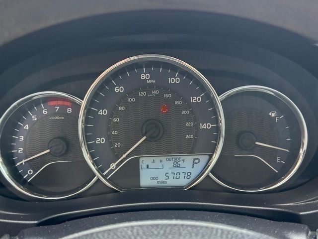 Toyota Corolla Vehicle Full-screen Gallery Image 19