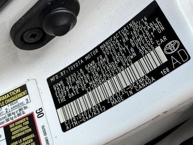 Toyota Corolla Vehicle Full-screen Gallery Image 21