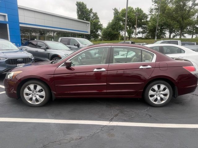 Honda Accord Sedan Vehicle Full-screen Gallery Image 2