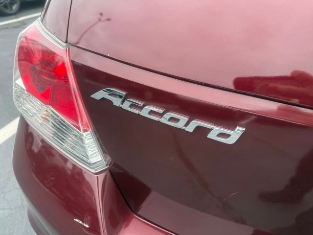 Honda Accord Sedan Vehicle Full-screen Gallery Image 9