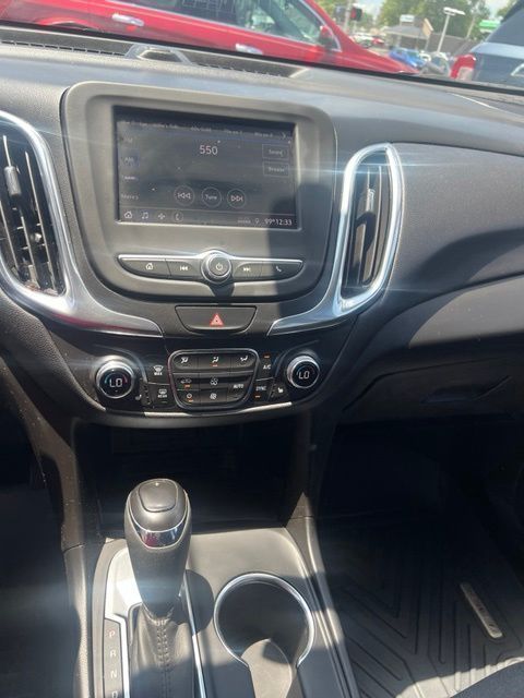Chevrolet Equinox Vehicle Full-screen Gallery Image 8