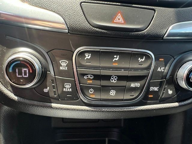 Chevrolet Equinox Vehicle Full-screen Gallery Image 9