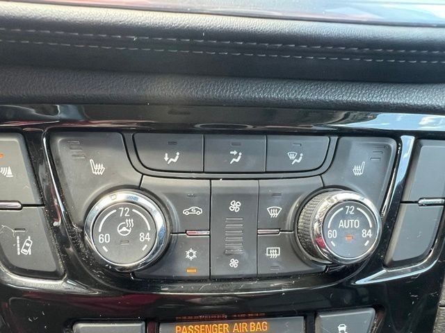 Buick Encore Vehicle Full-screen Gallery Image 09