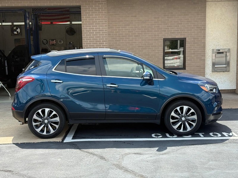 Buick Encore Vehicle Full-screen Gallery Image 2