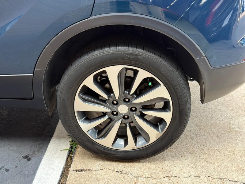 Buick Encore Vehicle Full-screen Gallery Image 5