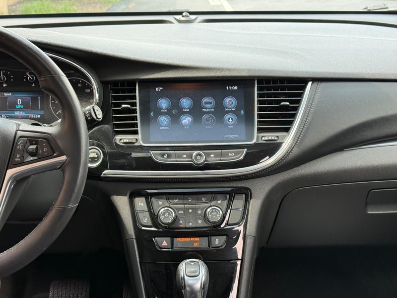 Buick Encore Vehicle Full-screen Gallery Image 13