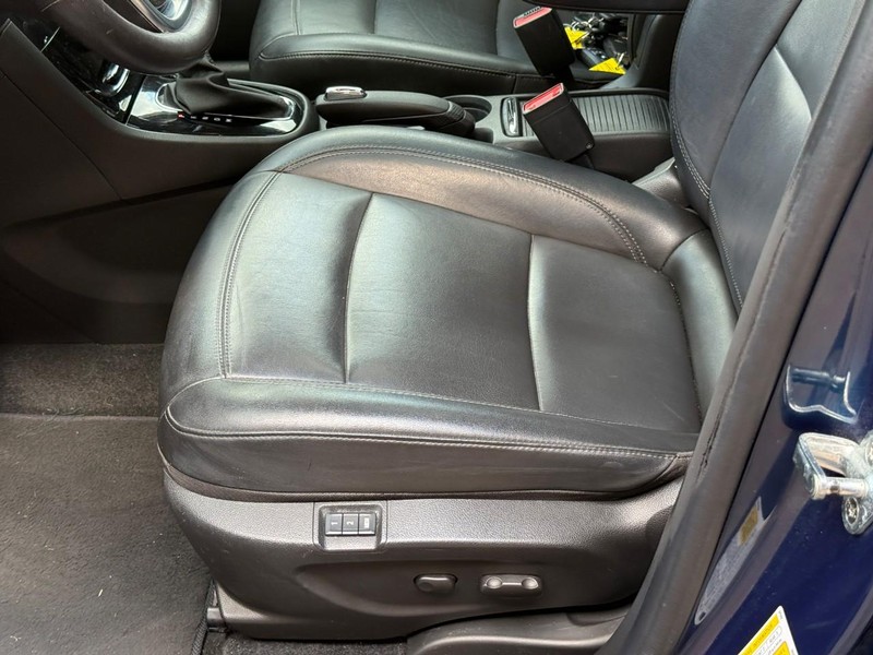 Buick Encore Vehicle Full-screen Gallery Image 16