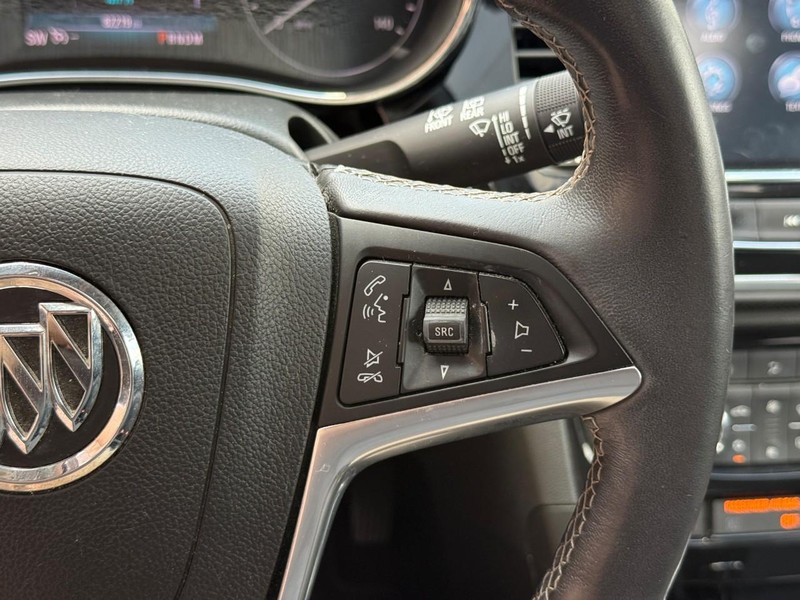 Buick Encore Vehicle Full-screen Gallery Image 19
