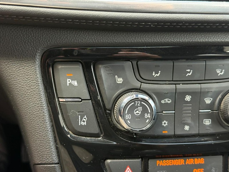 Buick Encore Vehicle Full-screen Gallery Image 22